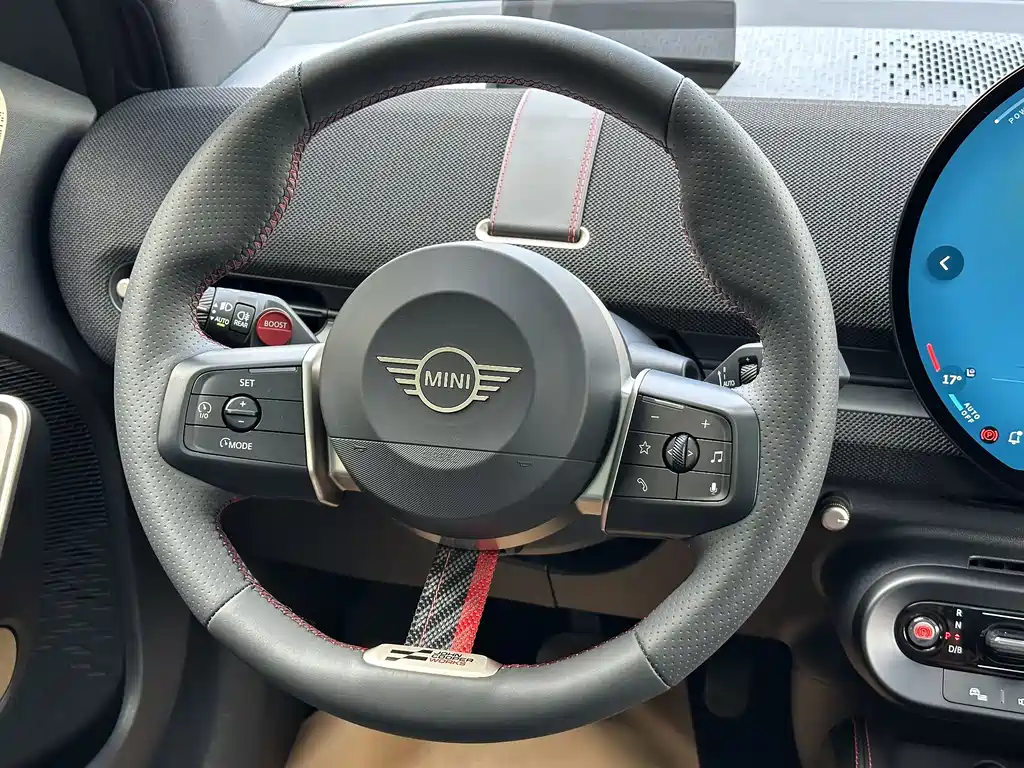 MINI JCW Aceman EV — фото 21