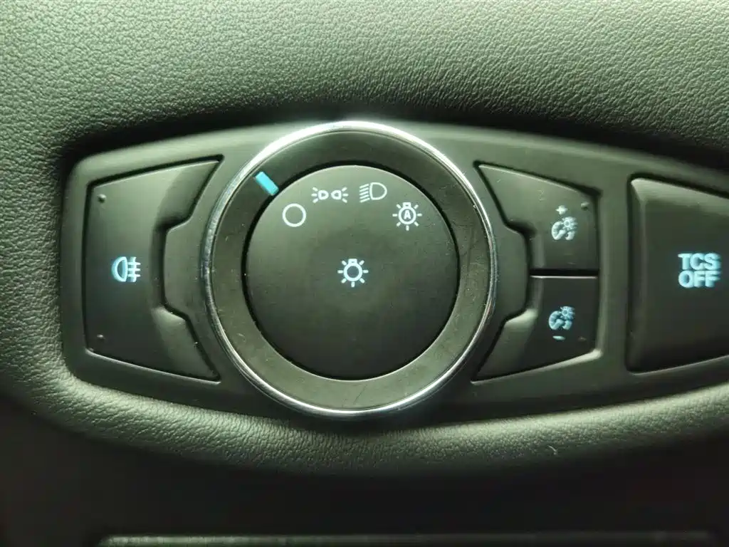 Ford Edge 2023 — фото 21