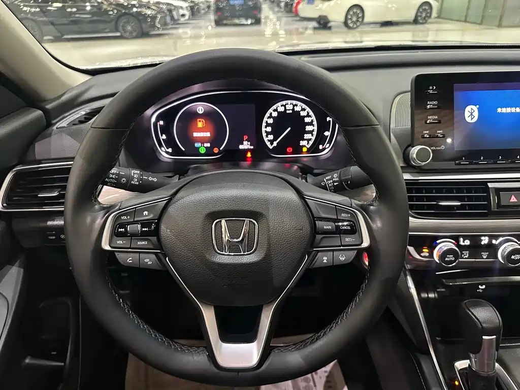 Honda Accord 2020 — фото 8