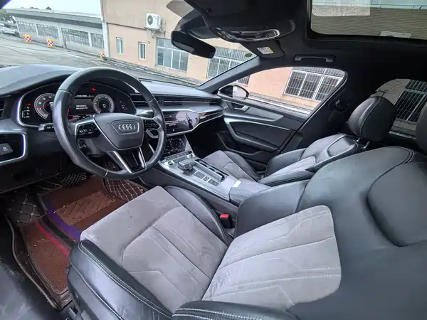 Audi A6L 2022