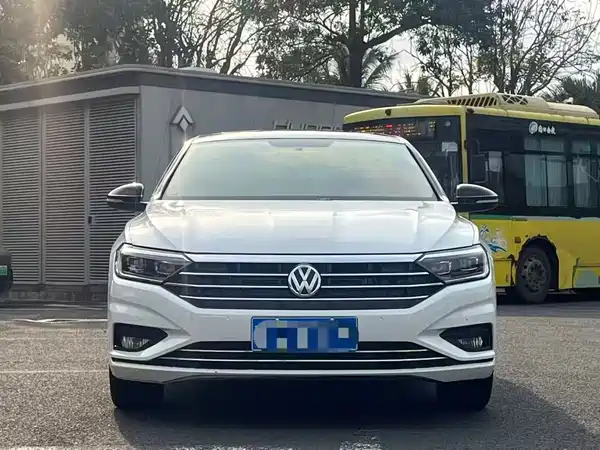 Volkswagen Sagitar 2022