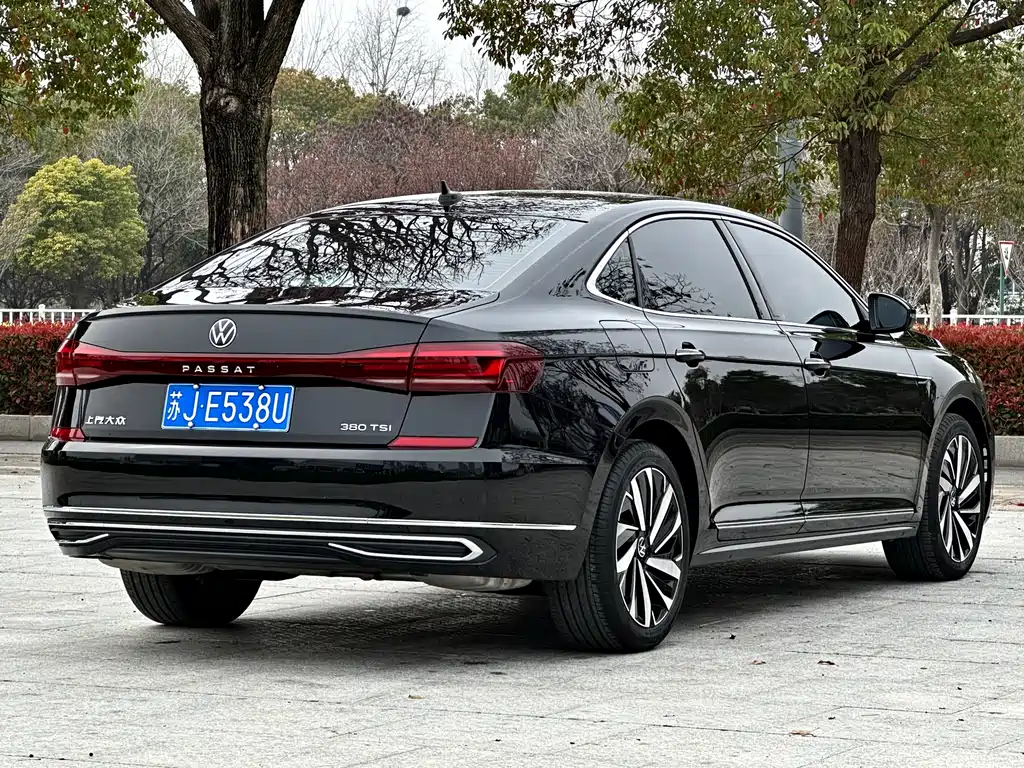 Volkswagen Passat 2024 — фото 4