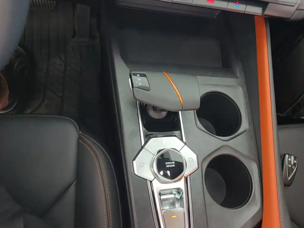 Changan UNI-V Smart Electric Idd 2023 — фото 14