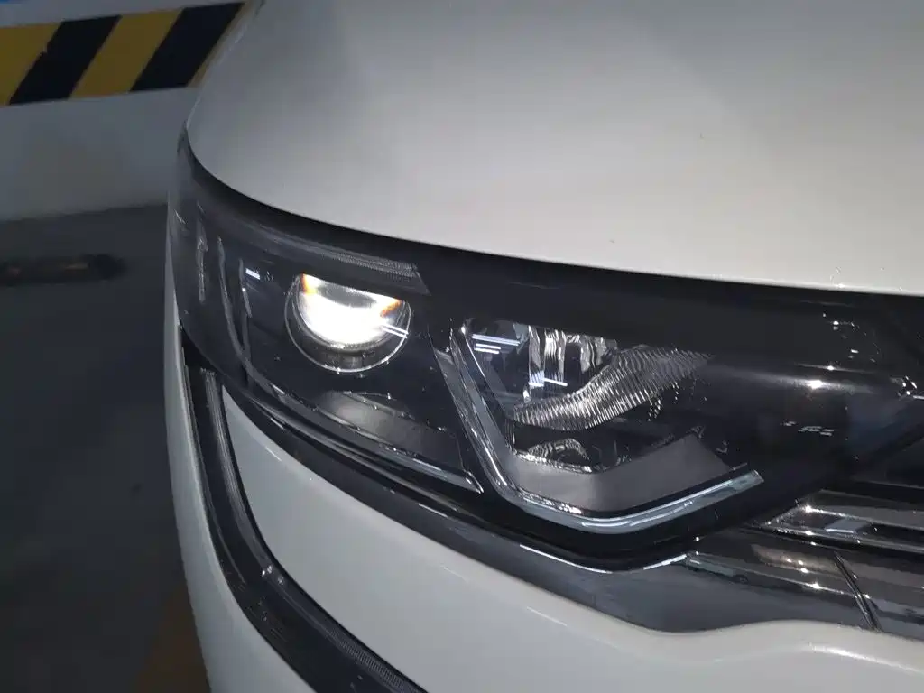 Renault Koleos 2018 — фото 7