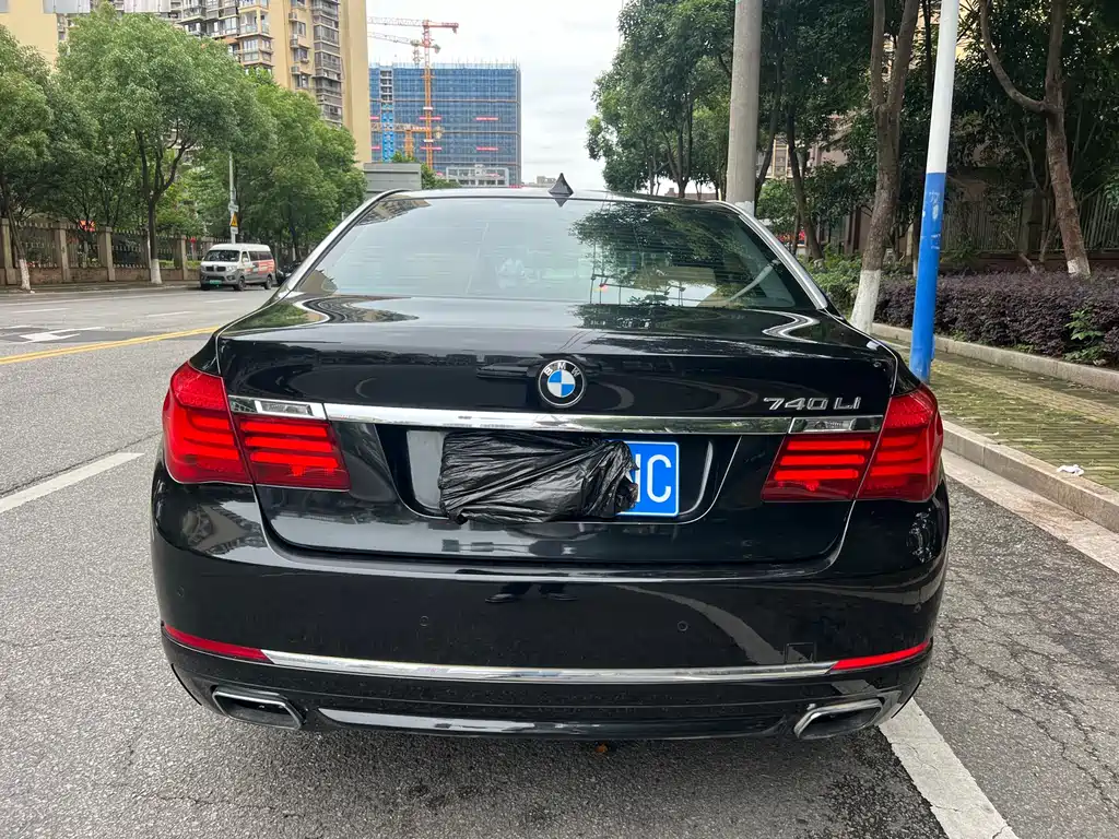 BMW 7 Series 2013 — фото 8
