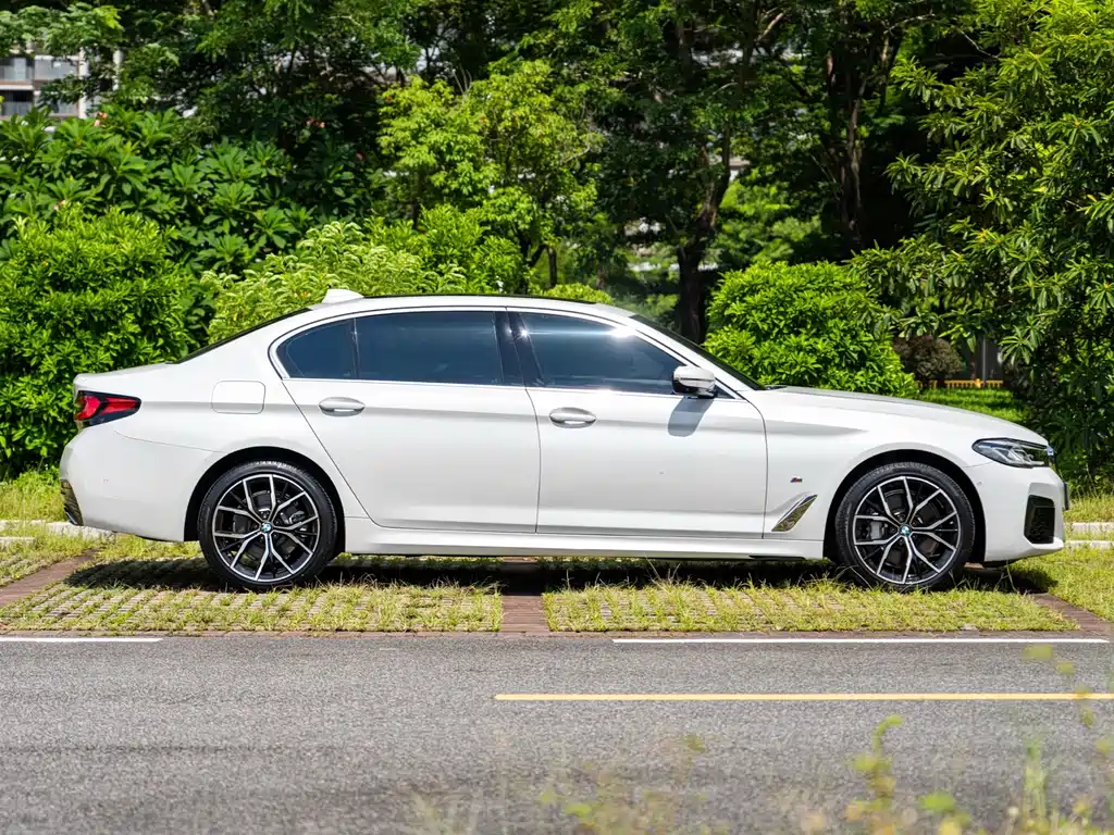 BMW 5 Series 2022