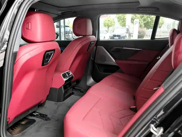 BMW i5 2025