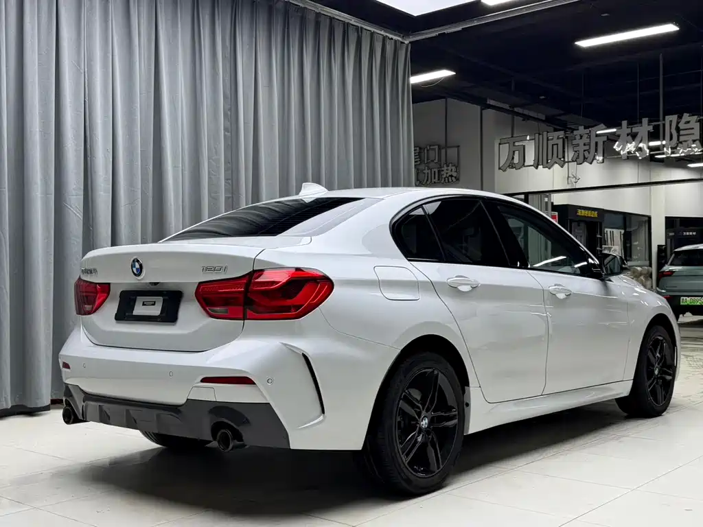 BMW 1 Series 2023