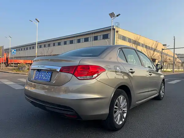 Citroën C4L 2014