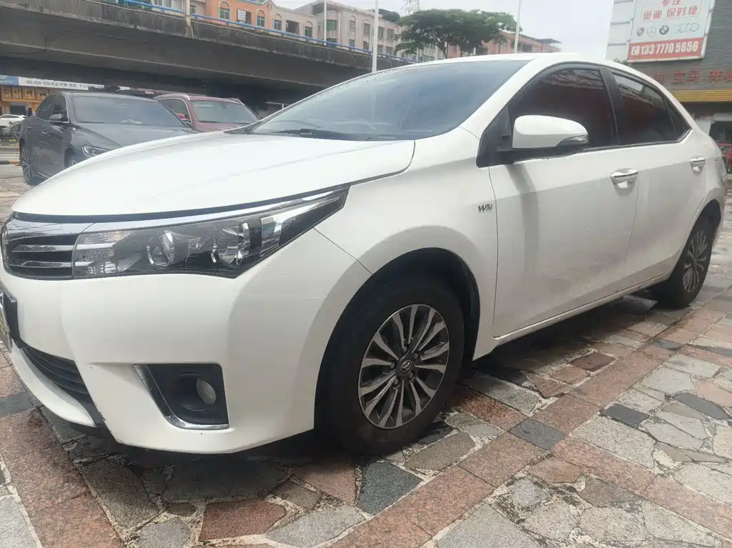 Toyota Corolla 2018 — фото 3