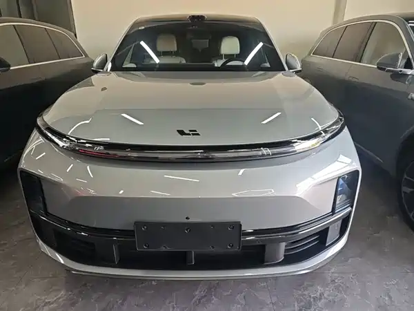 Li Auto L8 2025