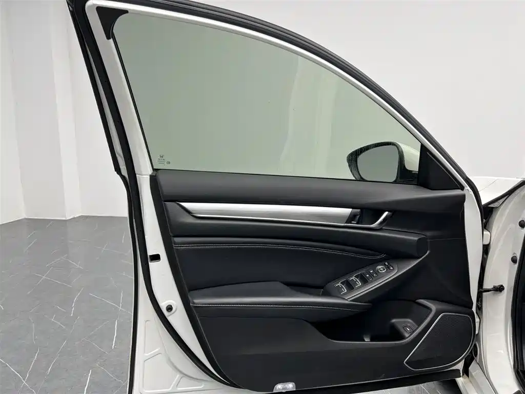 Honda Inspire 2019 — фото 11