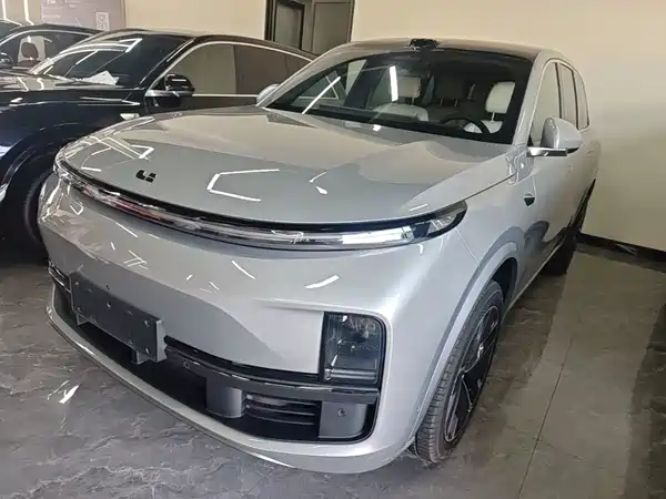 Li Auto L8 2025