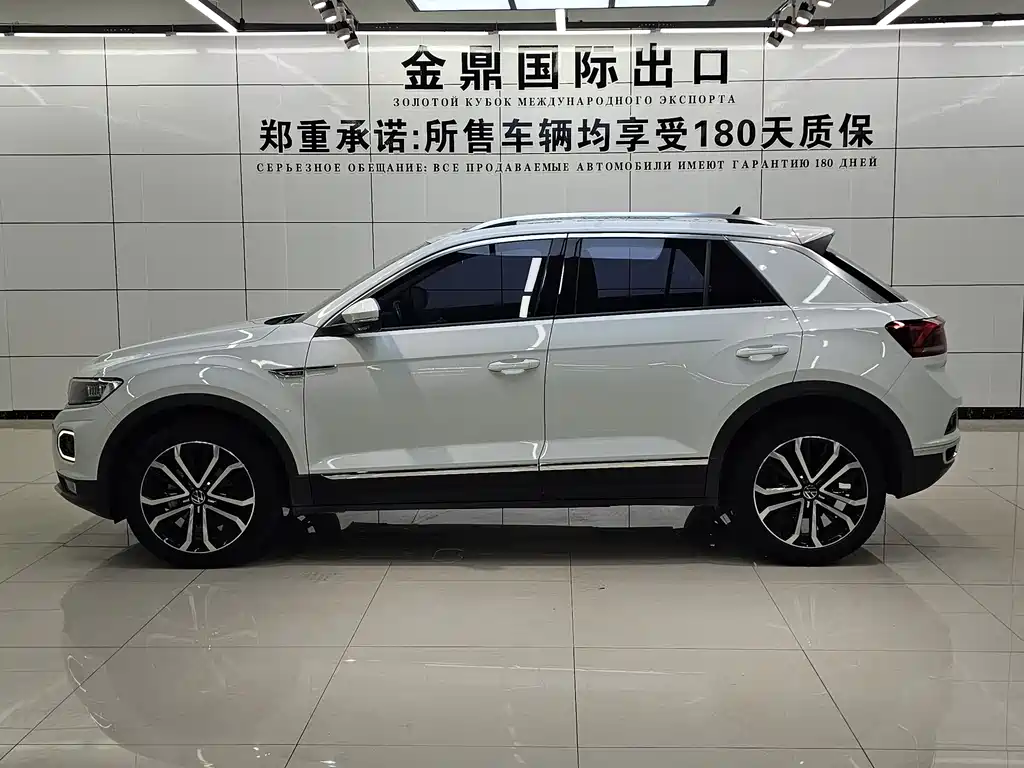 Volkswagen T-Roc 2023 — фото 9