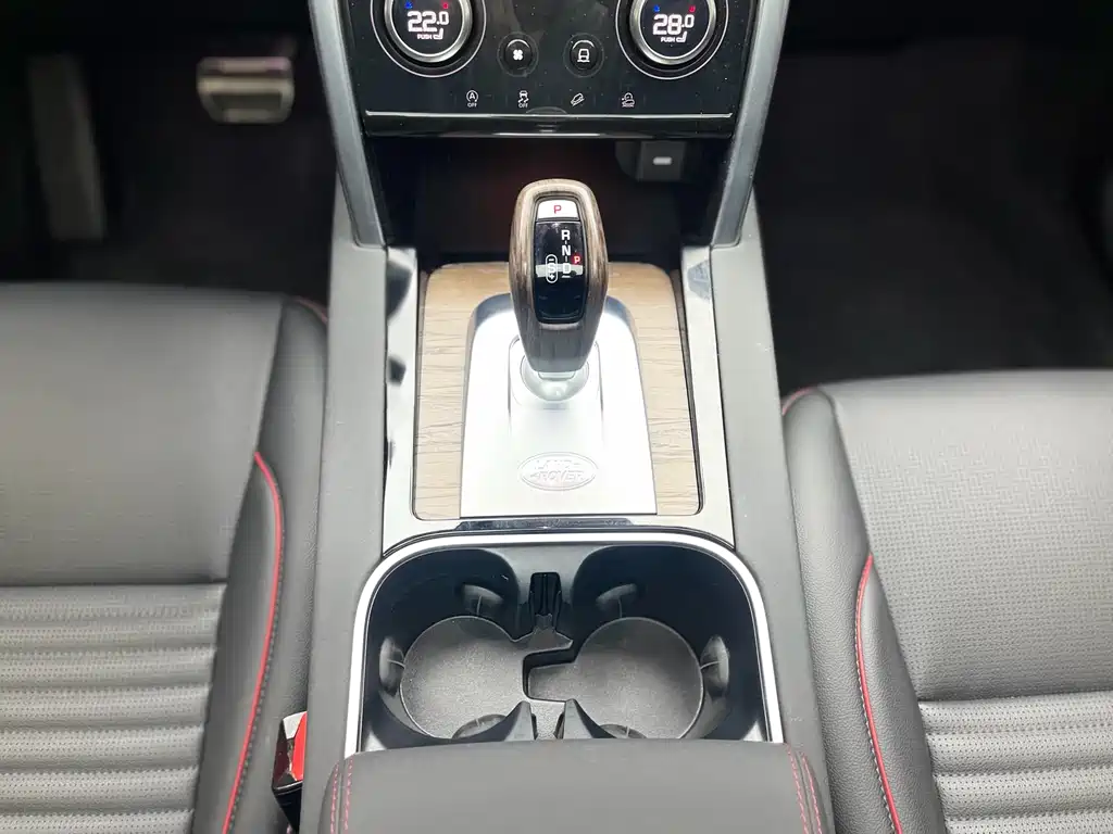 Land Rover Discovery Sport 2023 — фото 22