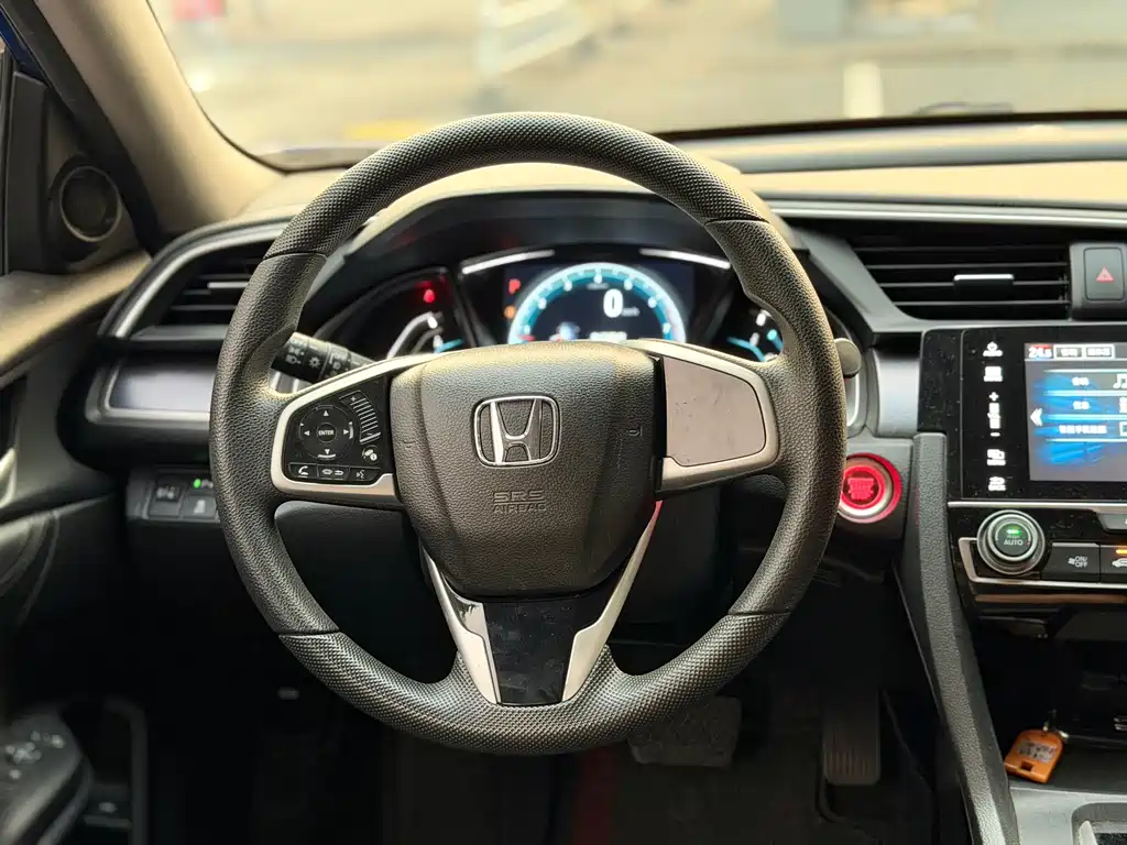 Honda Civic 2018 — фото 11
