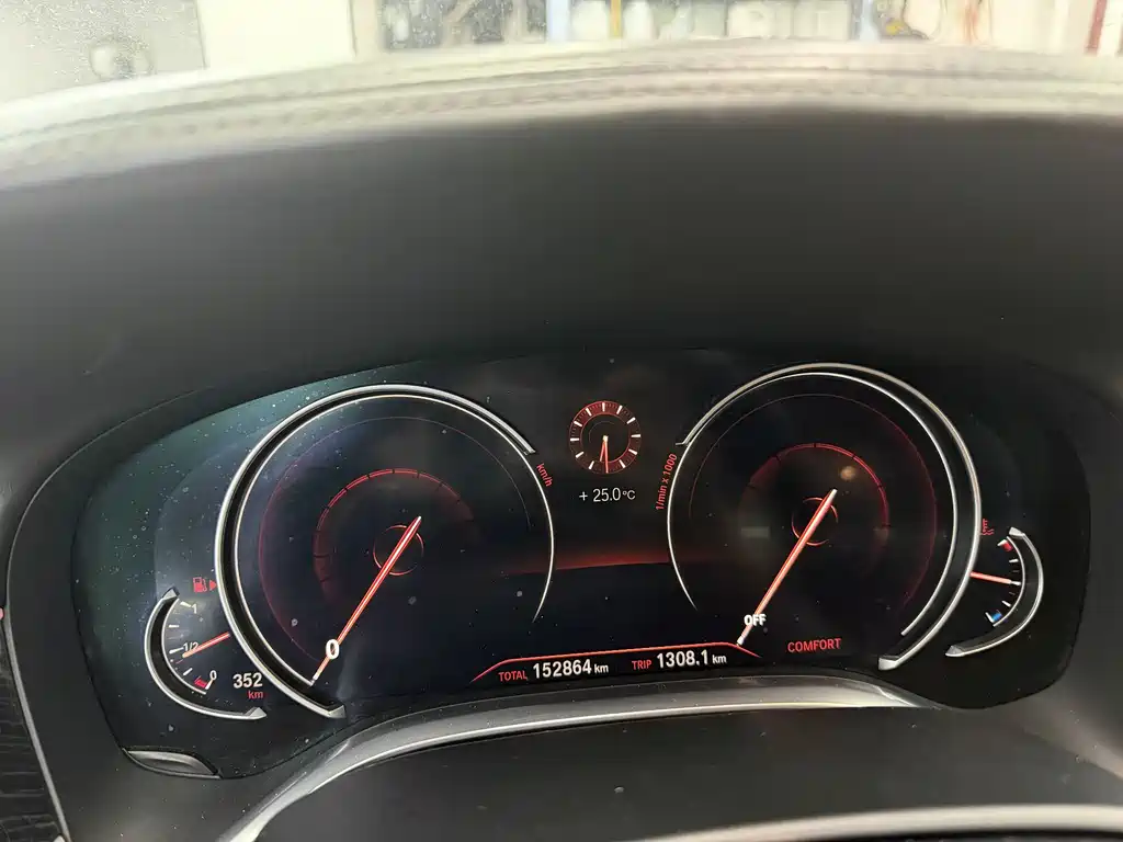 BMW 7 Series 2018 — фото 11