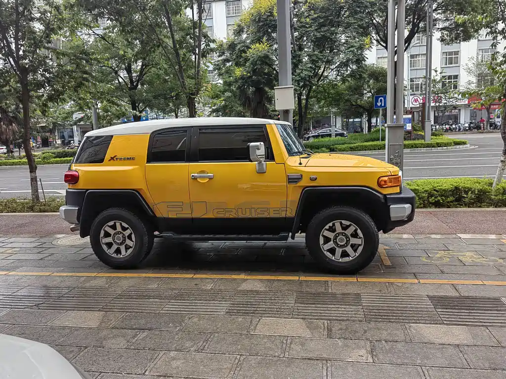 Toyota FJ Cruiser 2019 — фото 3