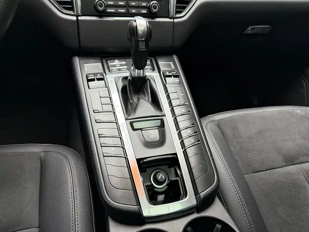 Porsche Macan 2016 — фото 18