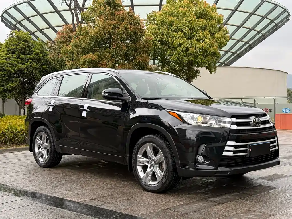 Toyota Highlander 2018 — фото 3