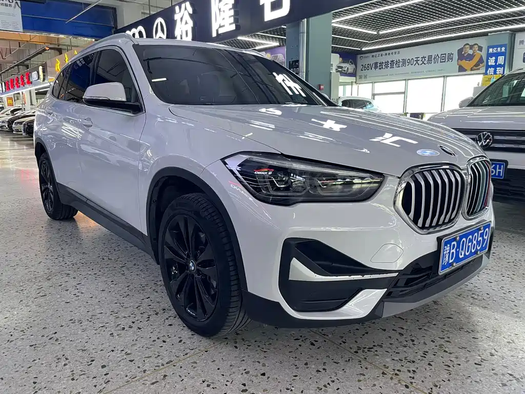 BMW X1 2022 — фото 3