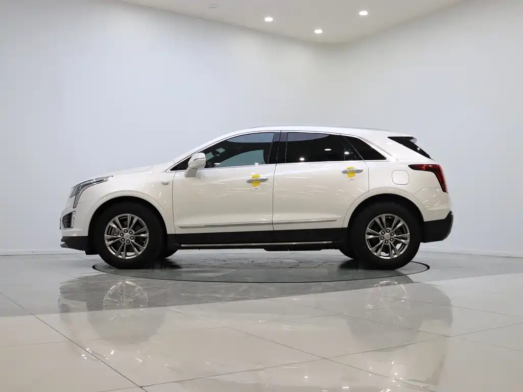 Cadillac XT5 2020 — фото 2