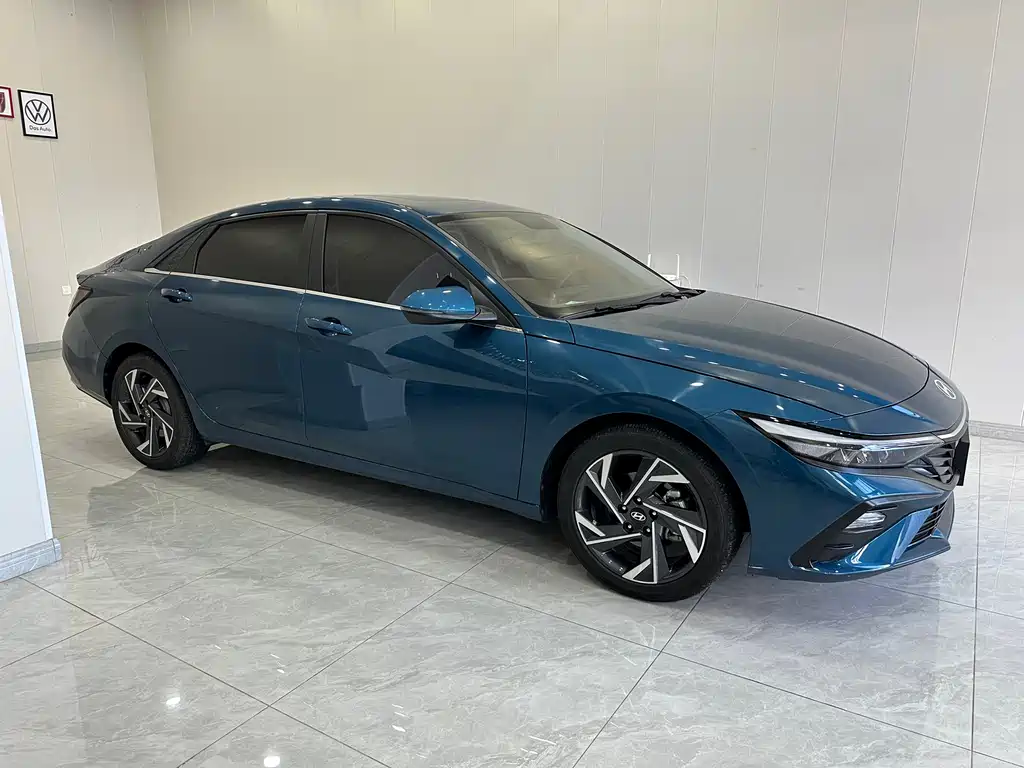Hyundai Elantra 2023 — фото 4