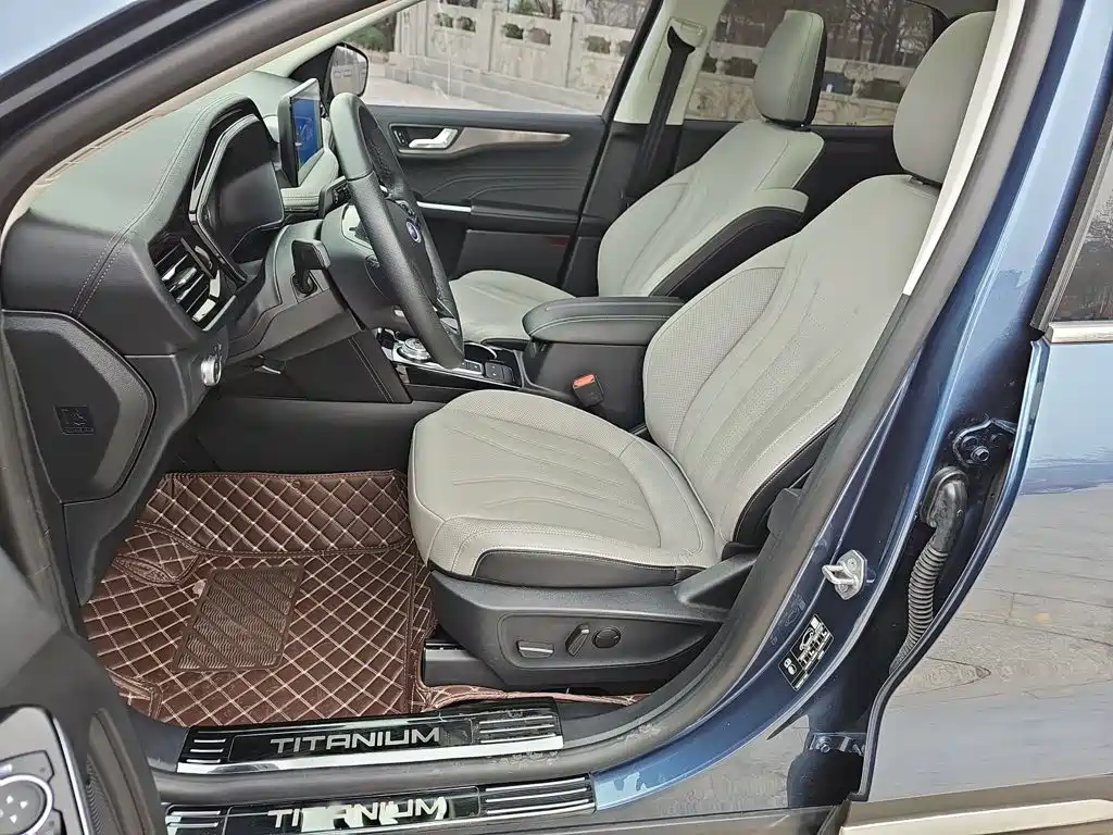 Ford Escape 2021 — фото 16
