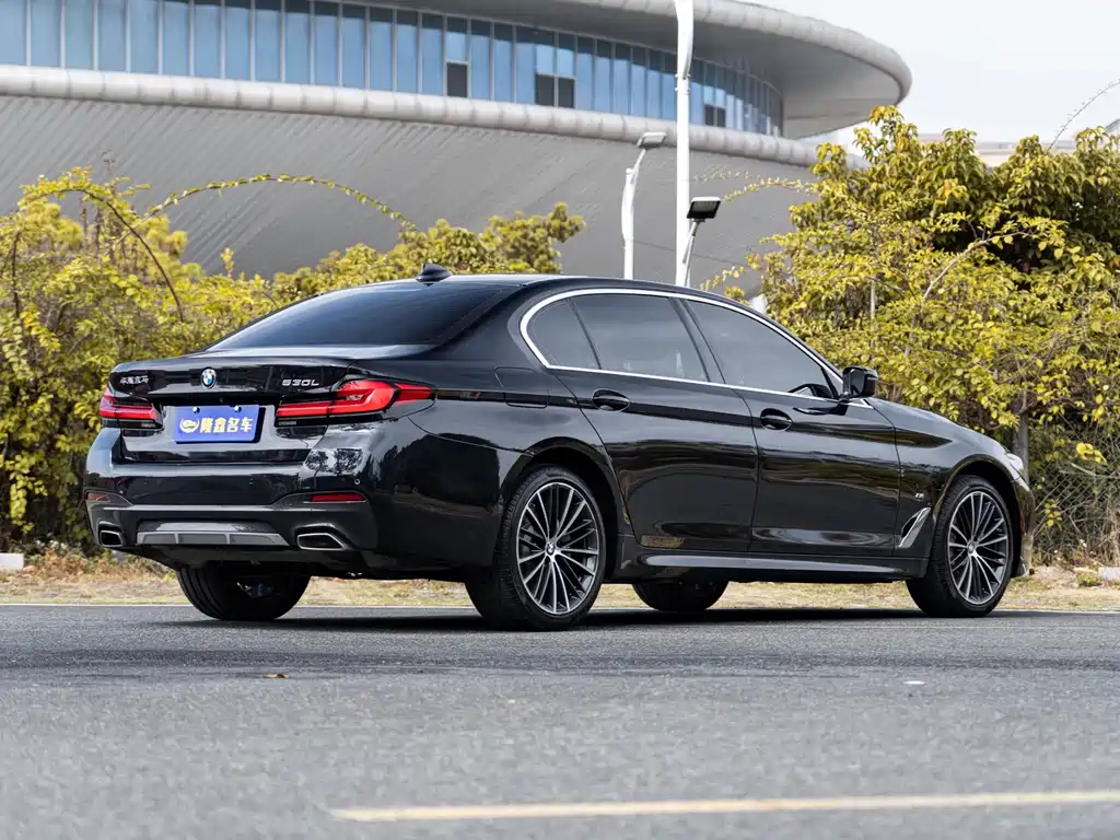 BMW 5 Series 2023