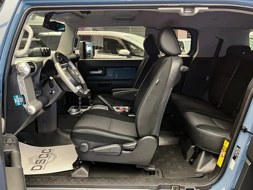 Toyota FJ Cruiser 2019 — фото 17