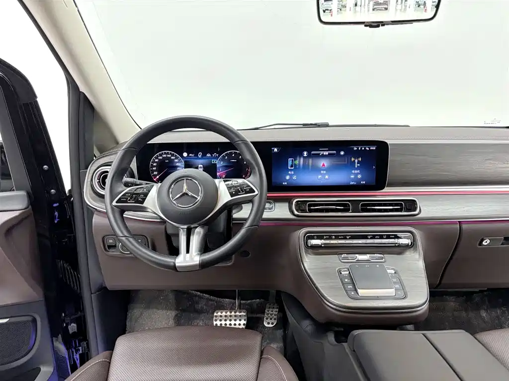 Mercedes-Benz V-Class 2024 — фото 17