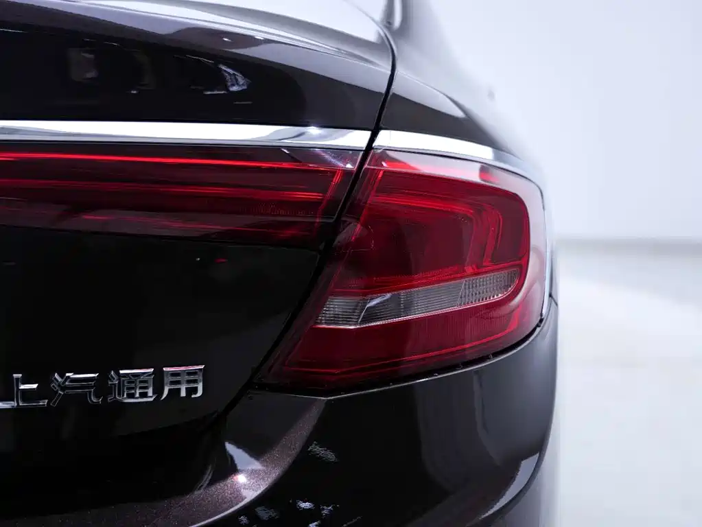 Buick LaCrosse 2018 — фото 11