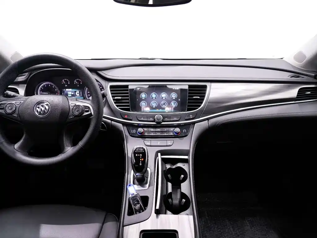 Buick LaCrosse 2018 — фото 21