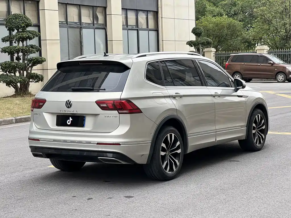 Volkswagen Tiguan L 2021 — фото 13