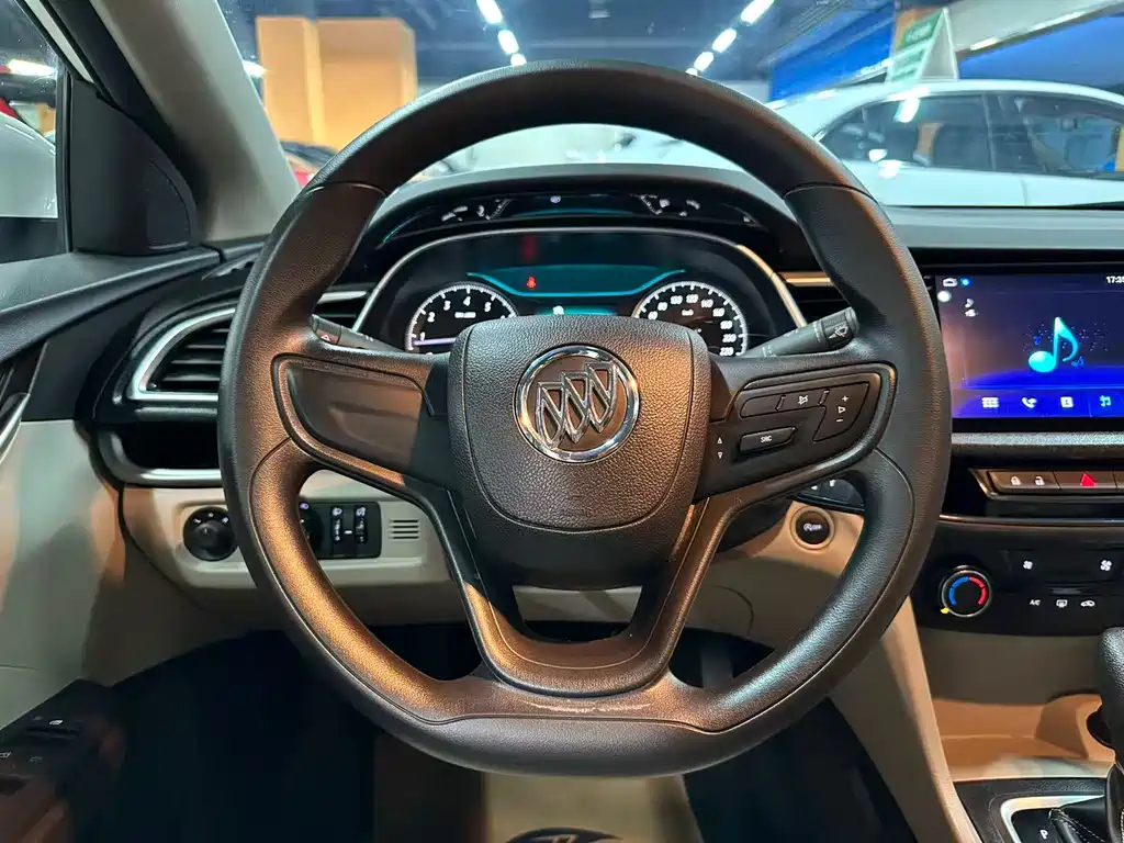 Buick Excelle 2017 — фото 10