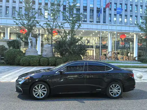 Lexus ES 2015