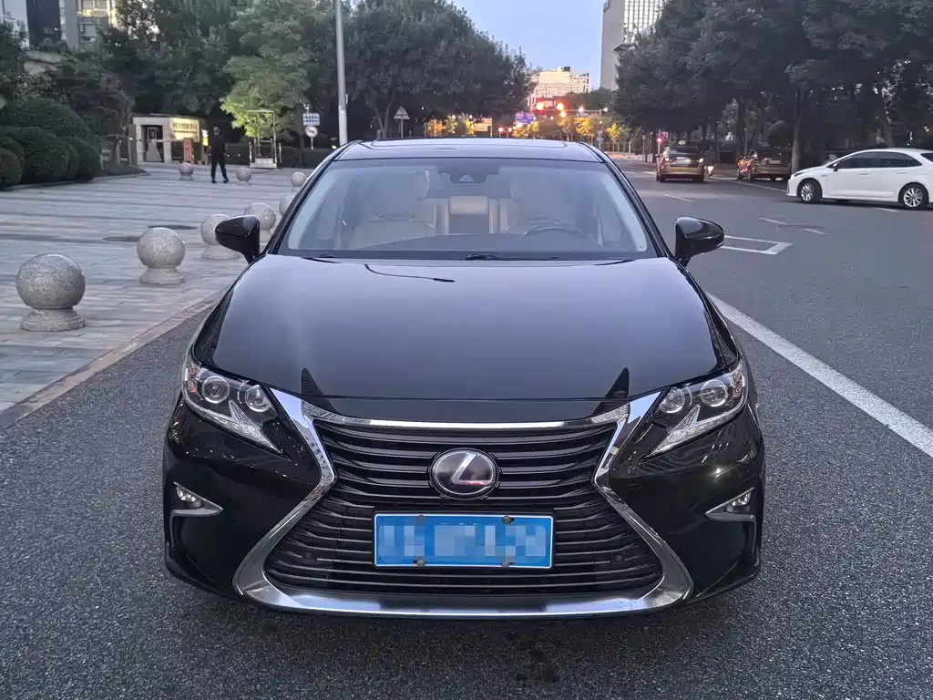 Lexus ES 2015 — фото 6