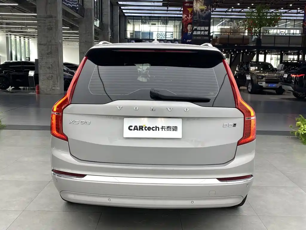 Volvo XC90 2023 — фото 3