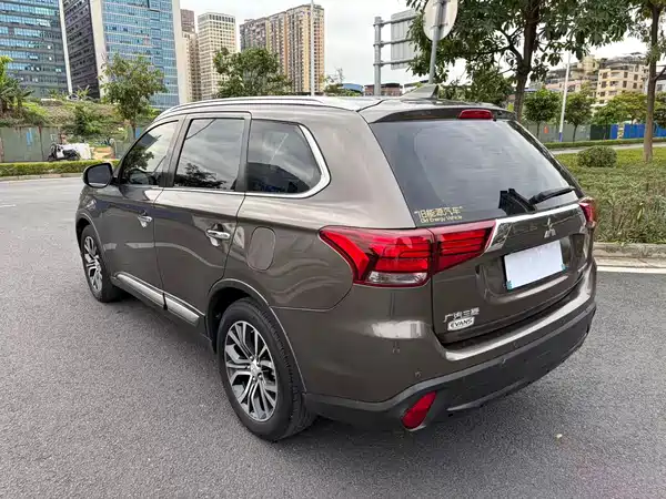 Mitsubishi Outlander 2018