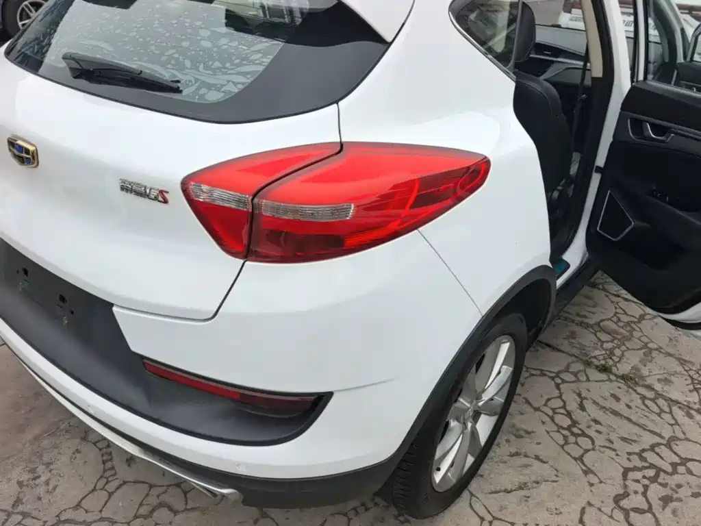 Geely Emgrand GS 2018 — фото 8