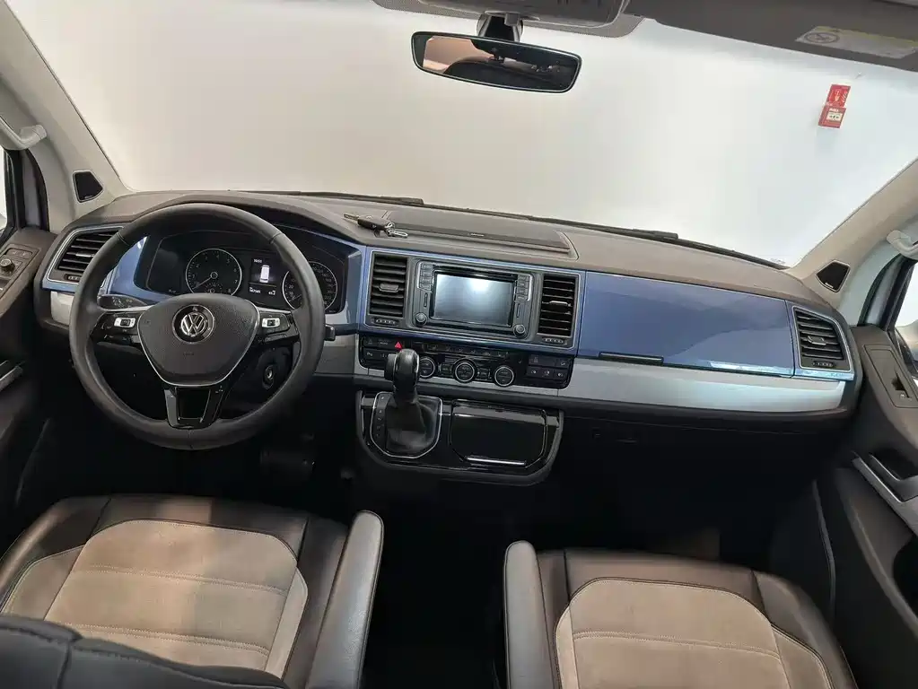 Volkswagen Multivan 2018 — фото 8