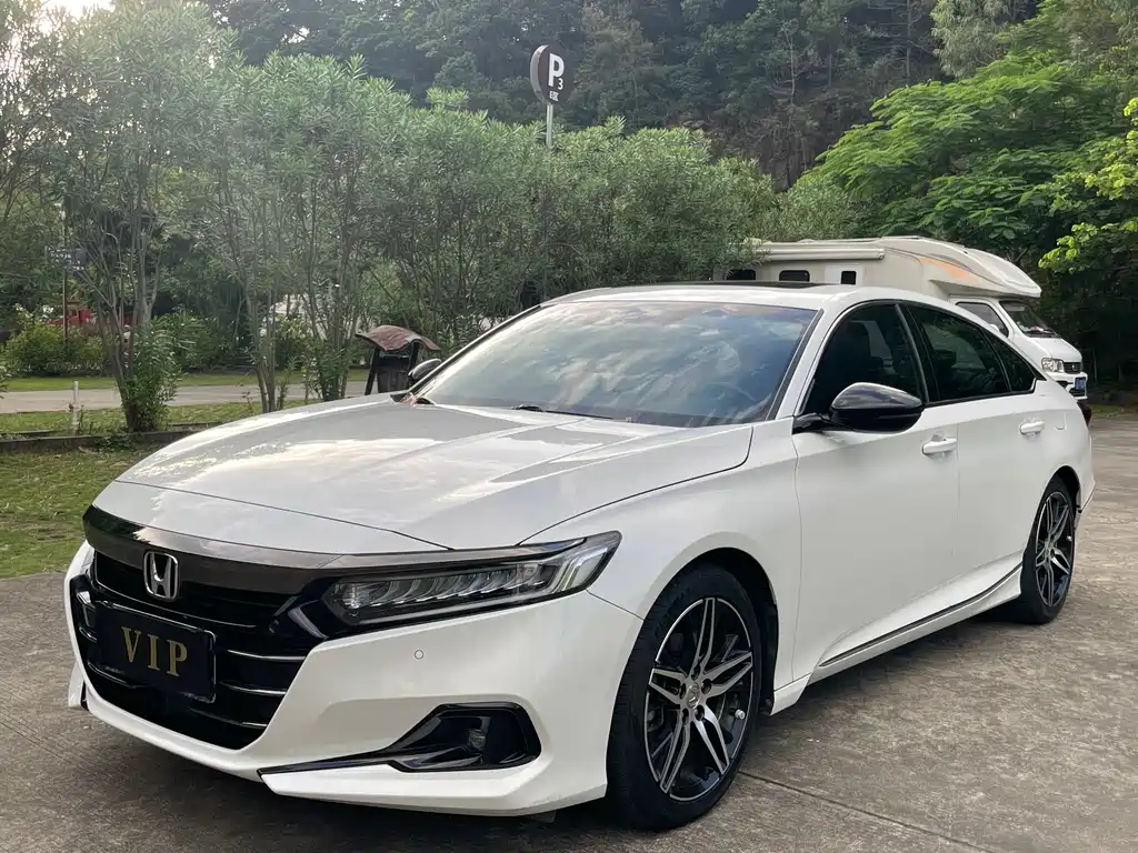 Honda Accord 2022 — фото 1