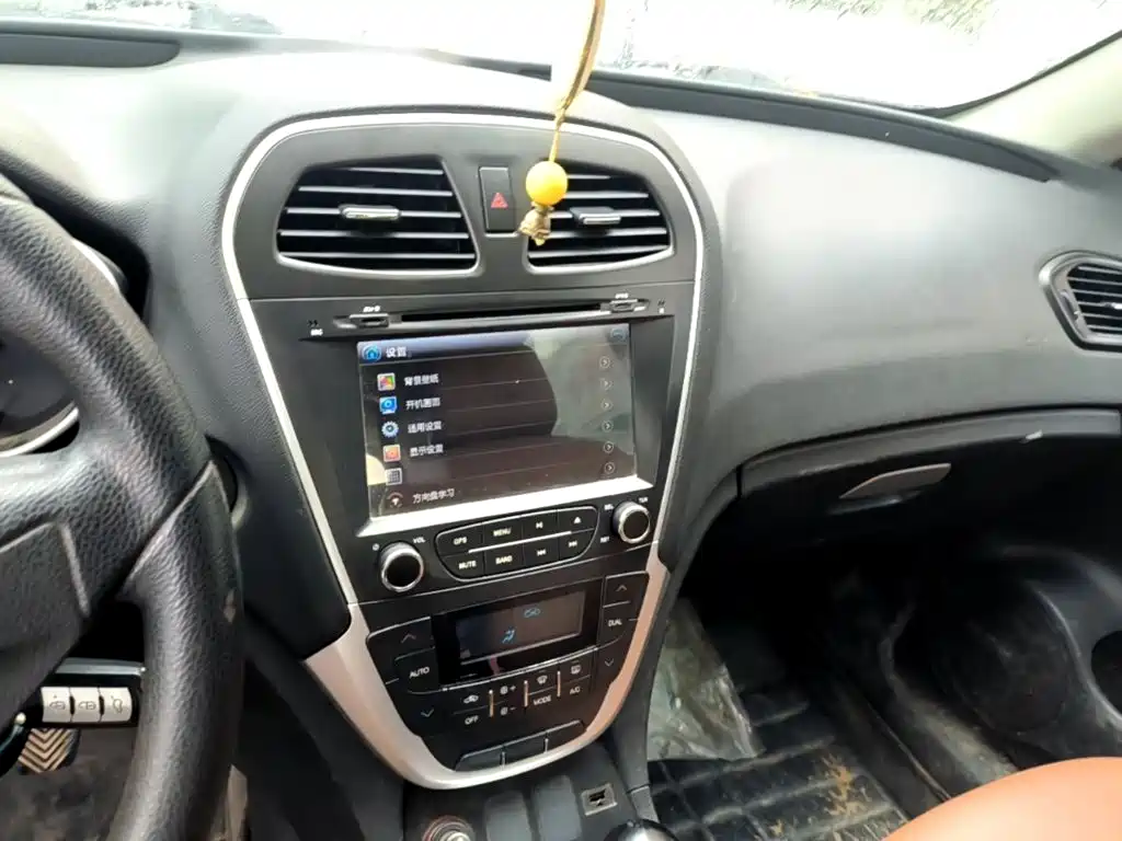 GAC Motor Trumpchi GS5 2015 — фото 10