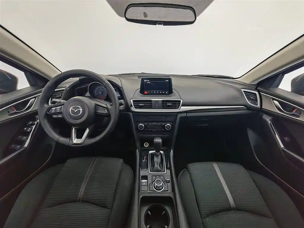 Mazda 3 Axela 2019 — фото 5