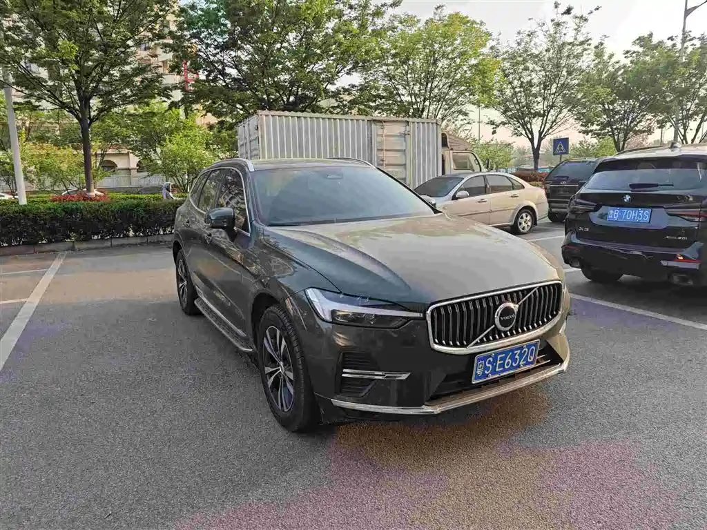 Volvo XC60 2022 — фото 3