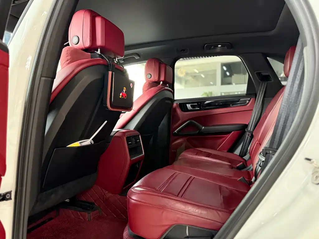 Porsche Cayenne 2018 — фото 15