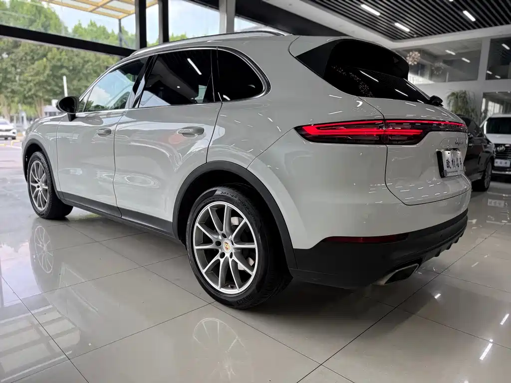Porsche Cayenne 2018 — фото 4