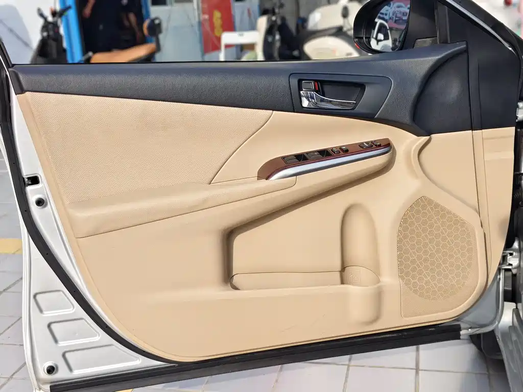 Toyota Camry 2013 — фото 16