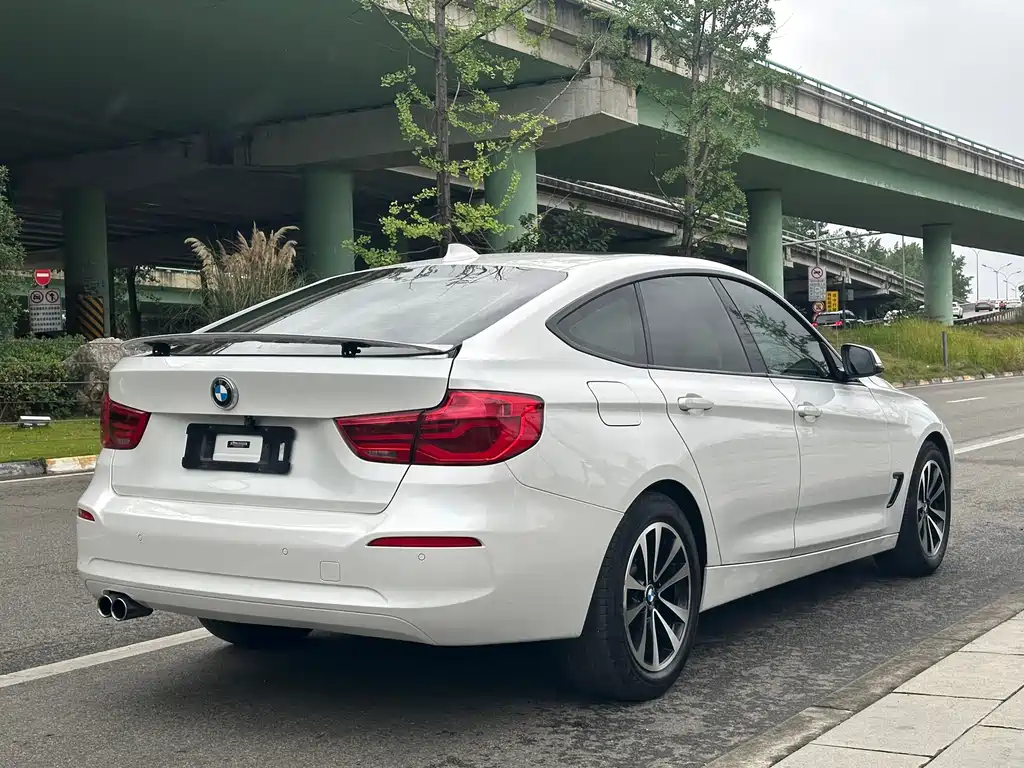 BMW 3 Series GT 2017 — фото 9