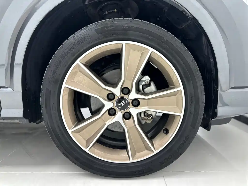 Audi Q2L 2023 — фото 17